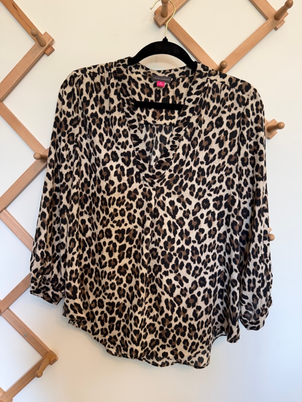 Vince Camuto Leopard Print V-Neck Blouse - Picture 3 of 5